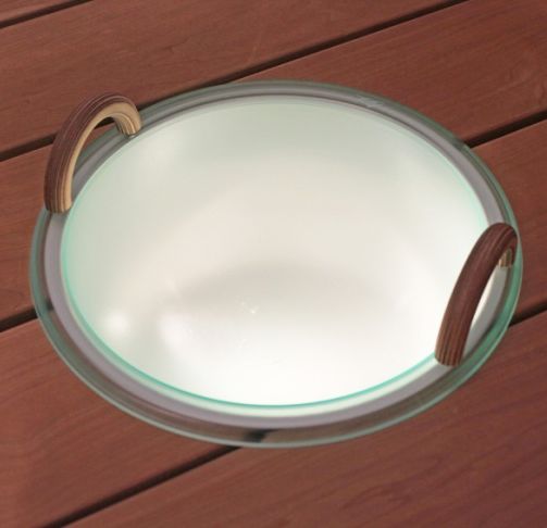 Šviečiantis dubuo su rankenomis