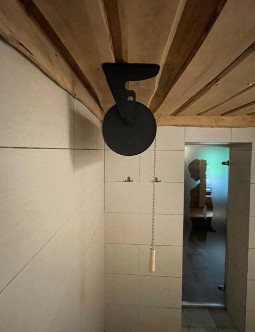 Šalto vandens apsipylimo įrenginys Krioklys